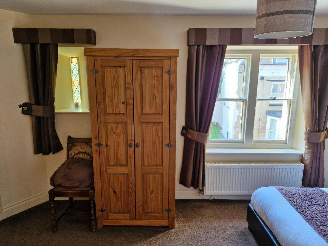 The Court House Inn Thrapston  Extérieur photo