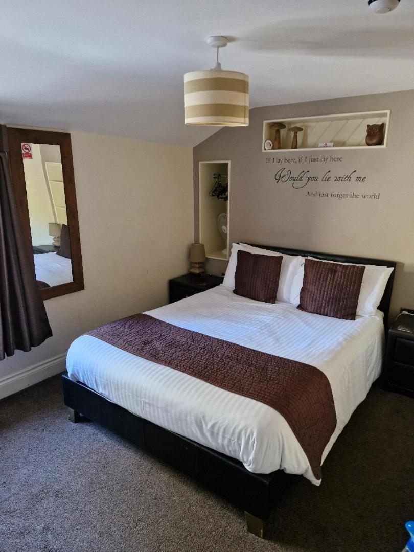 The Court House Inn Thrapston  Extérieur photo